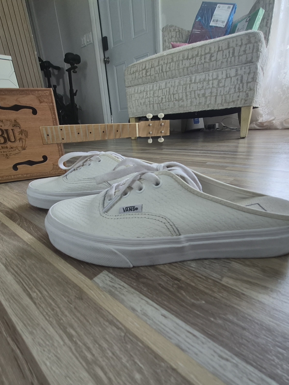 Vans - Picture 6 of 6
